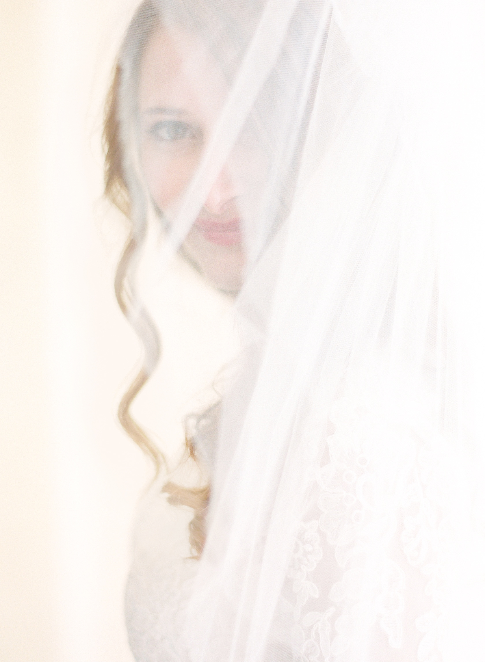 Top destination wedding photographer photographs Orthodox Jewish wedding at Calamigos Ranch California Wedding