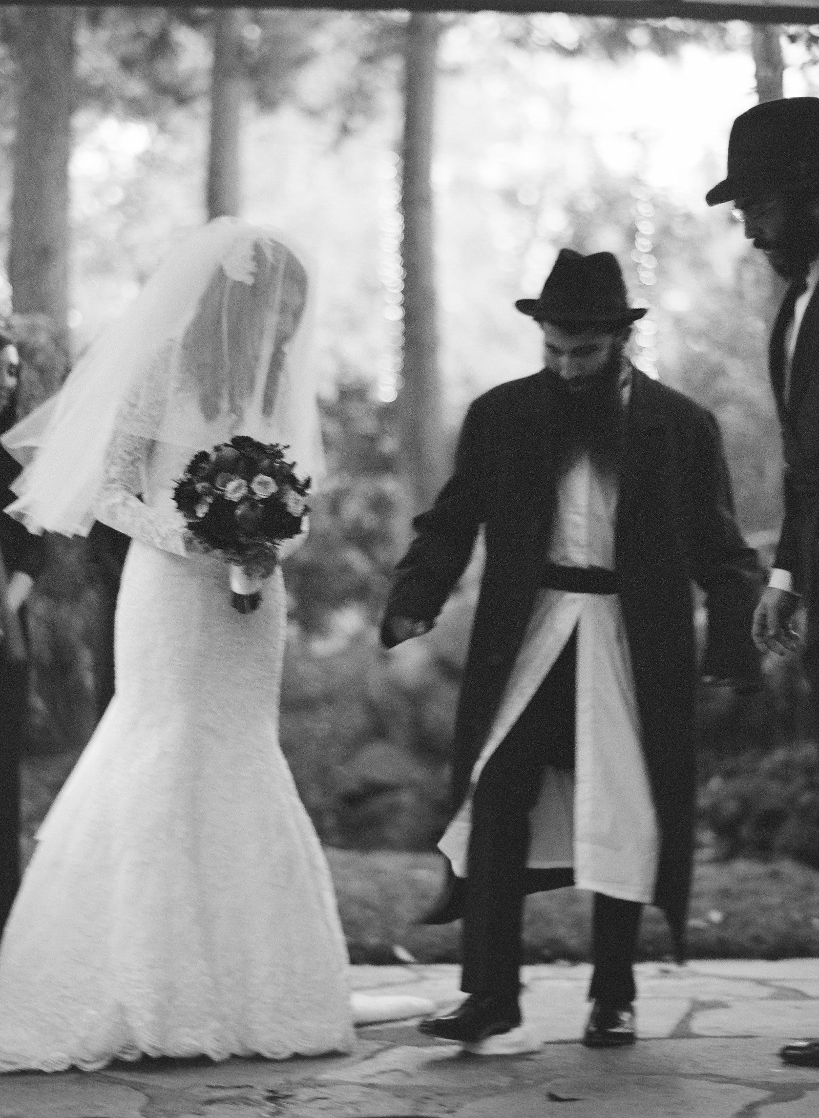 Top destination wedding photographer photographs Orthodox Jewish wedding at Calamigos Ranch California Wedding