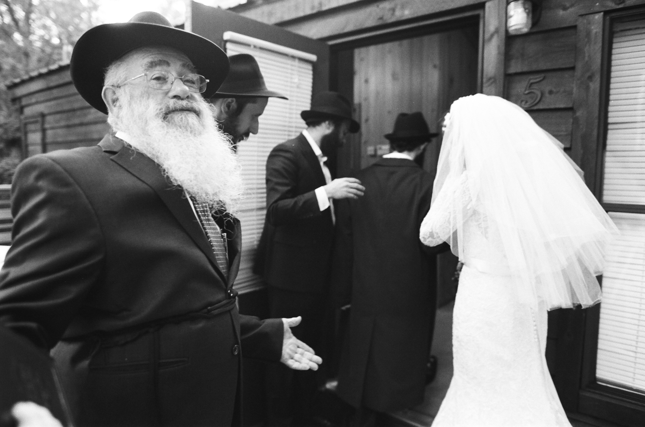 Top destination wedding photographer photographs Orthodox Jewish wedding at Calamigos Ranch California Wedding