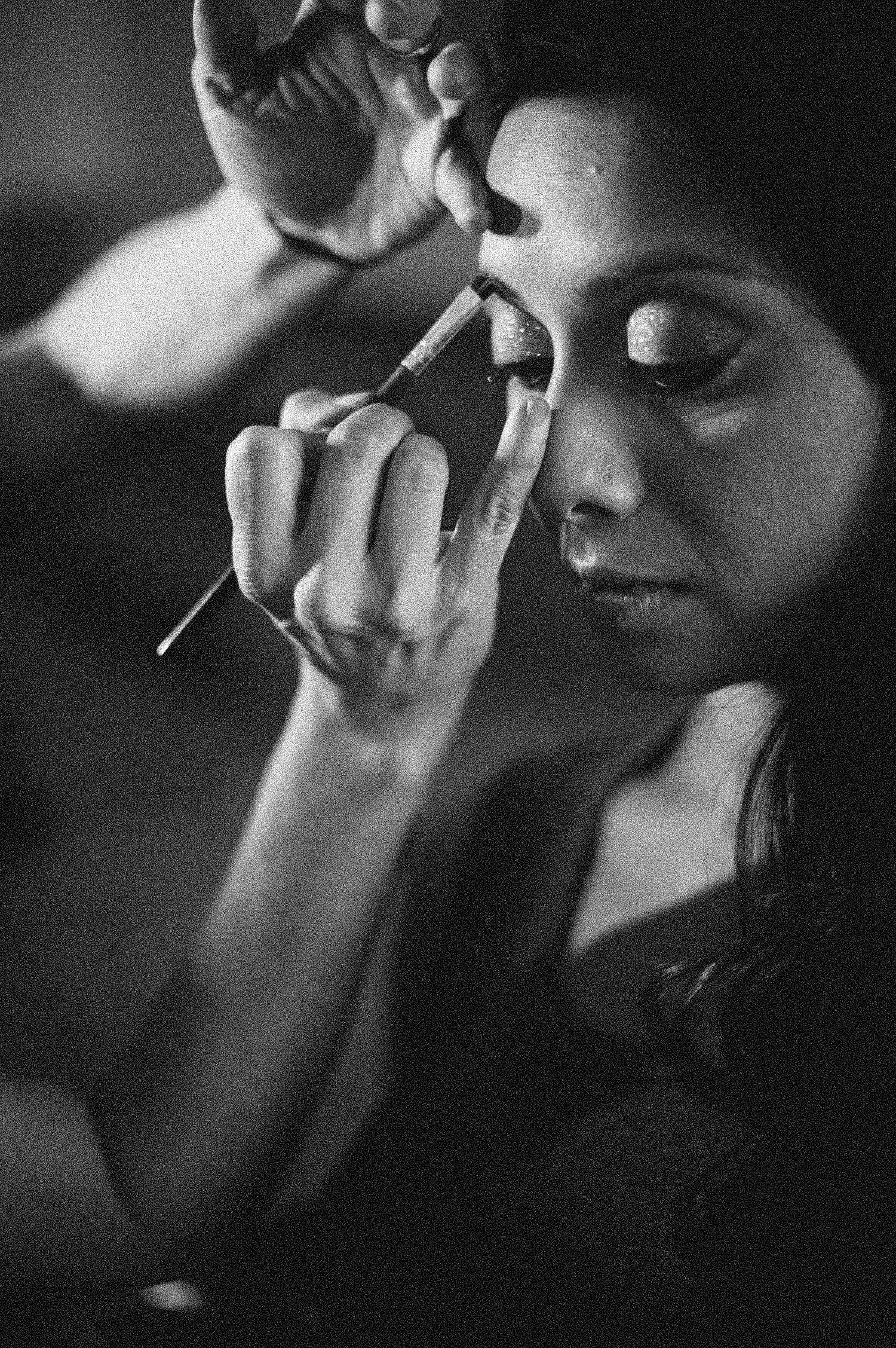 an indian bride gets her makeup done in preparation for her hindu wedding reception in miami florida at Vizcaya museum and gardens wedding while destination wedding photographer, Lexia Frank, ranked best indian wedding photographer, photographs her luxury indian wedding at vizcaya on film because she is a film photographer for indian weddings for brides who love suneet varma, manish malhotra and south asian bride magazine 