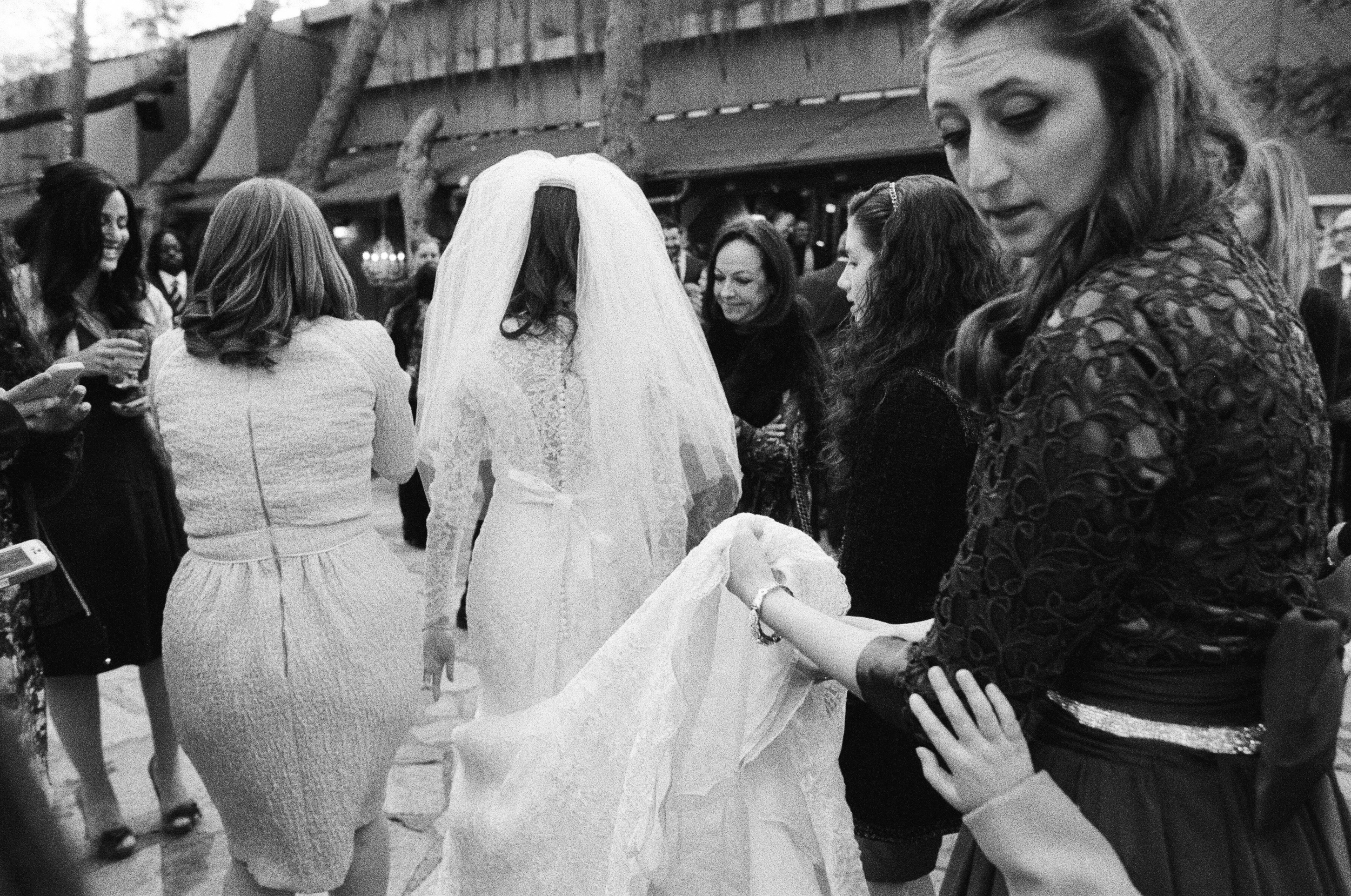 top destination wedding photographer lexia frank photographs this orthodox jewish wedding at calamigos ranch in malibu california wedding photographer.