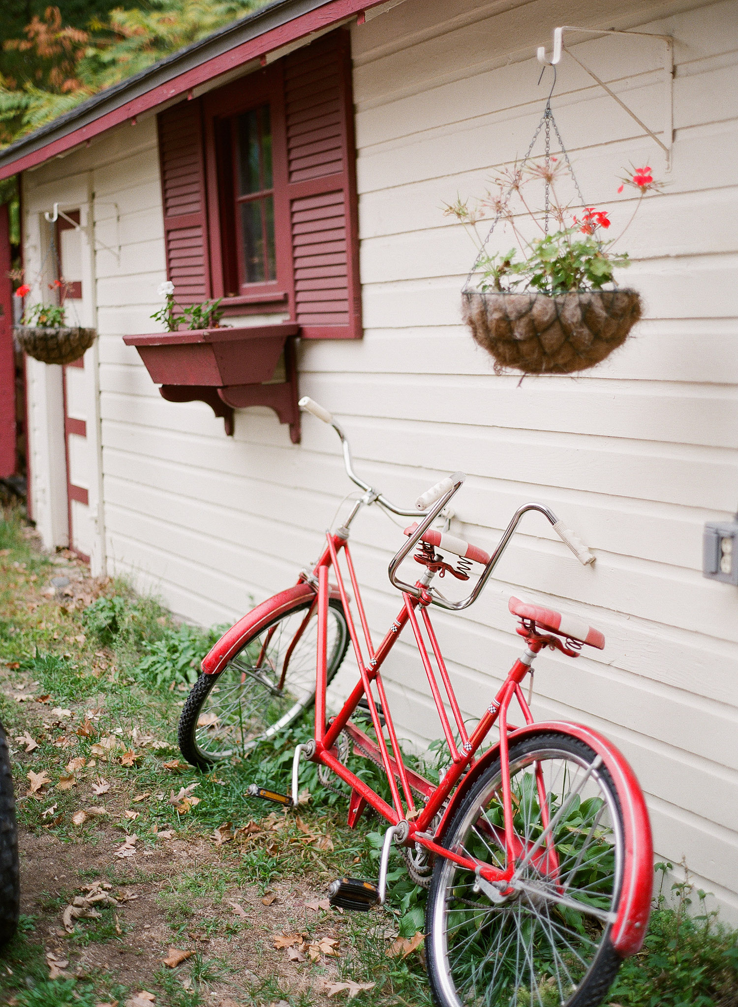 wisconsin fall mini sessions 2015 with Lexia Frank Photography at Camp Wandawega. Lexia is a fine art film photographer in wisconsin and worldwide