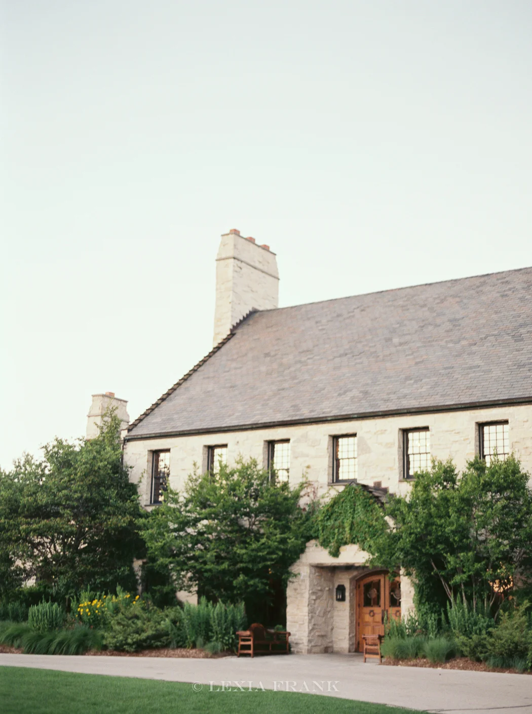 destination wedding photographer Lexia Frank- a portland oregon fine art film photographer- photographs this luxury wedding at whistling straits golf course wedding on film. 