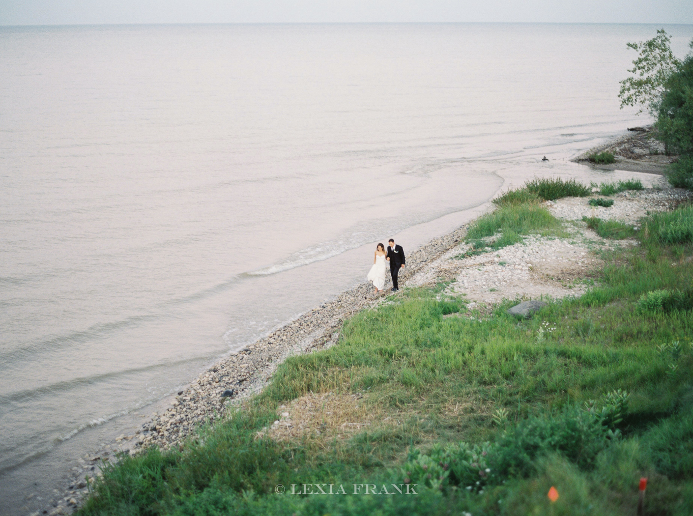 destination wedding photographer Lexia Frank- a portland oregon fine art film photographer- photographs this luxury wedding at whistling straits golf course wedding on film. 