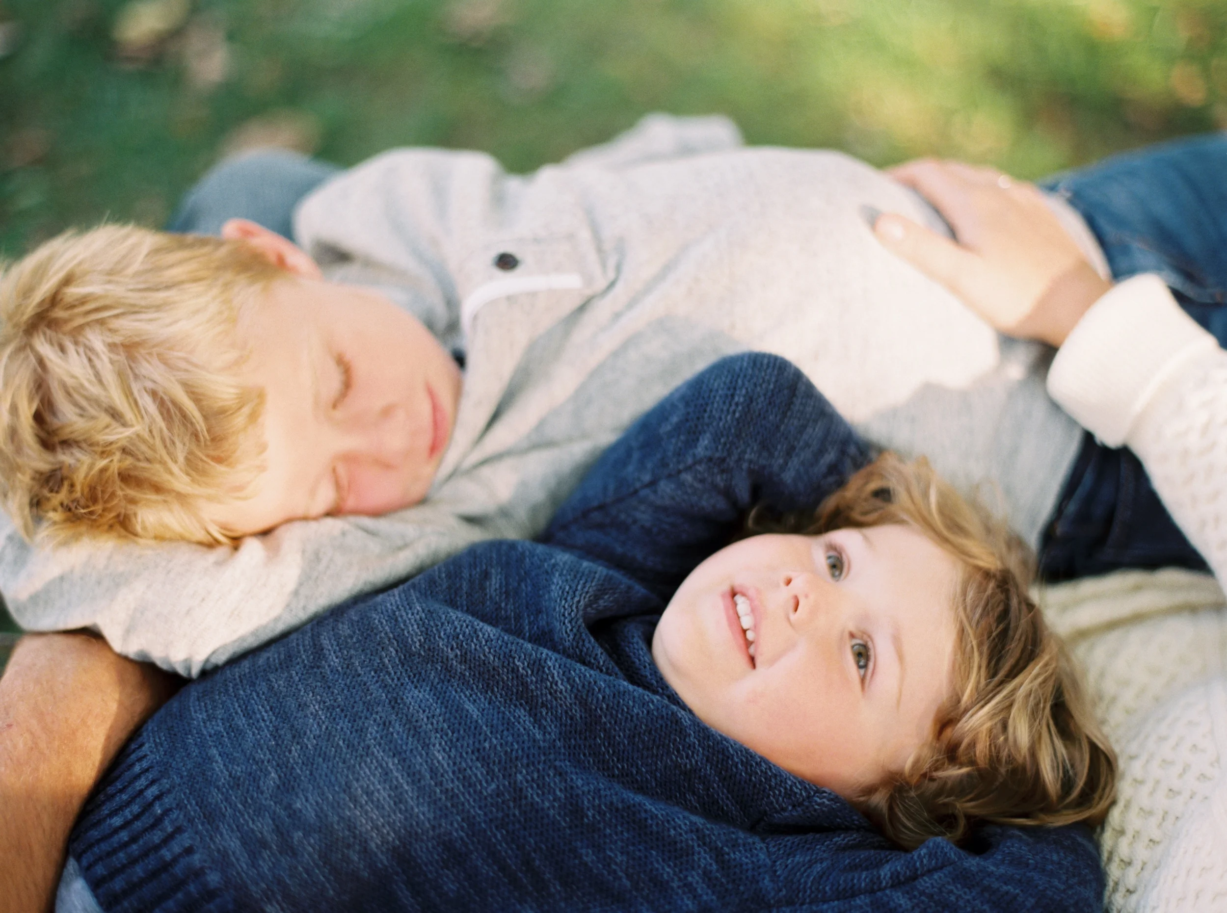 portland oregon family photographer lexia frank is a lifestyle film photographer photographing families on film at camp wandawega www.lexiafrank.com