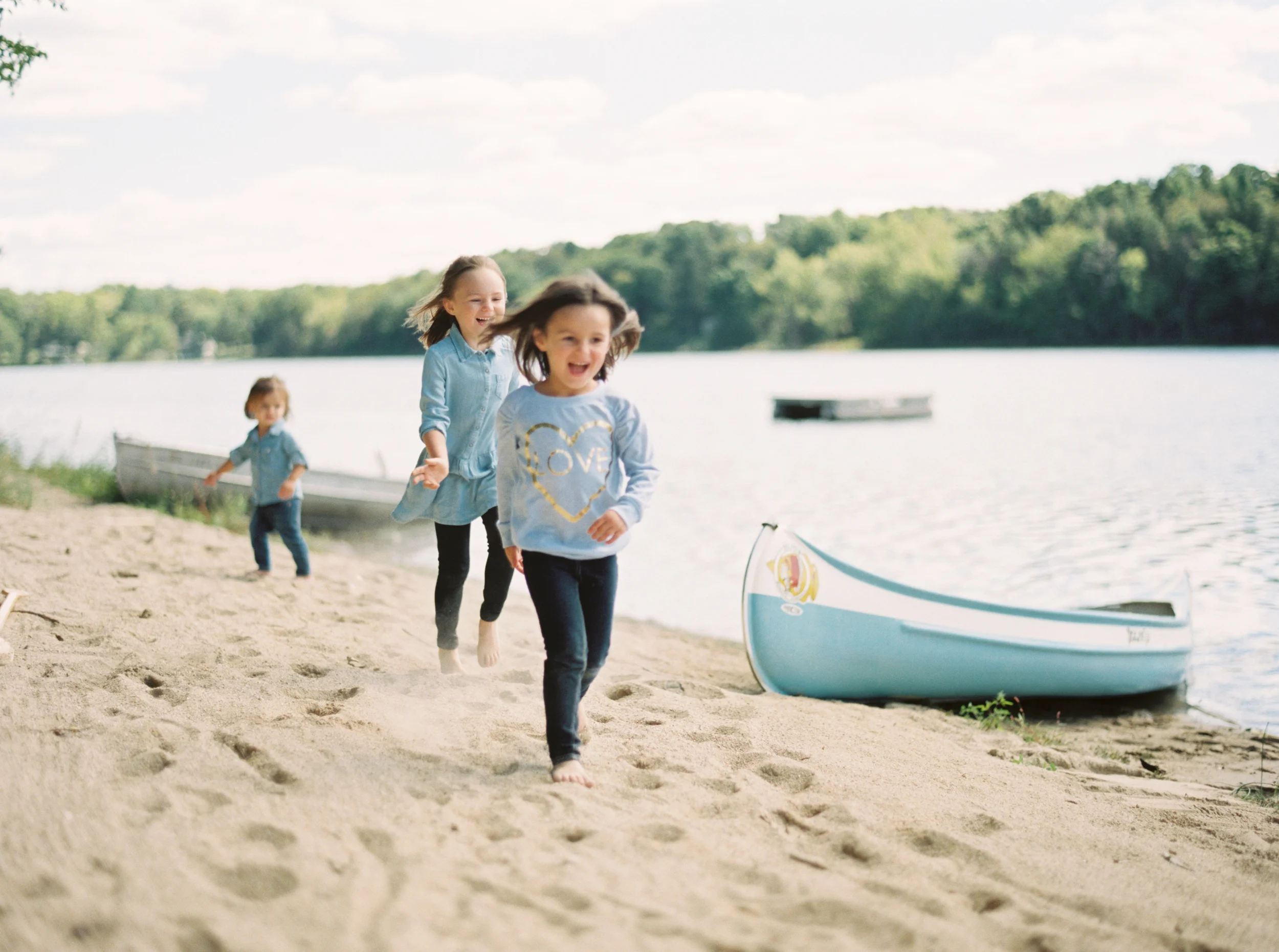 portland oregon family photographer lexia frank is a lifestyle film photographer photographing families on film at camp wandawega www.lexiafrank.com