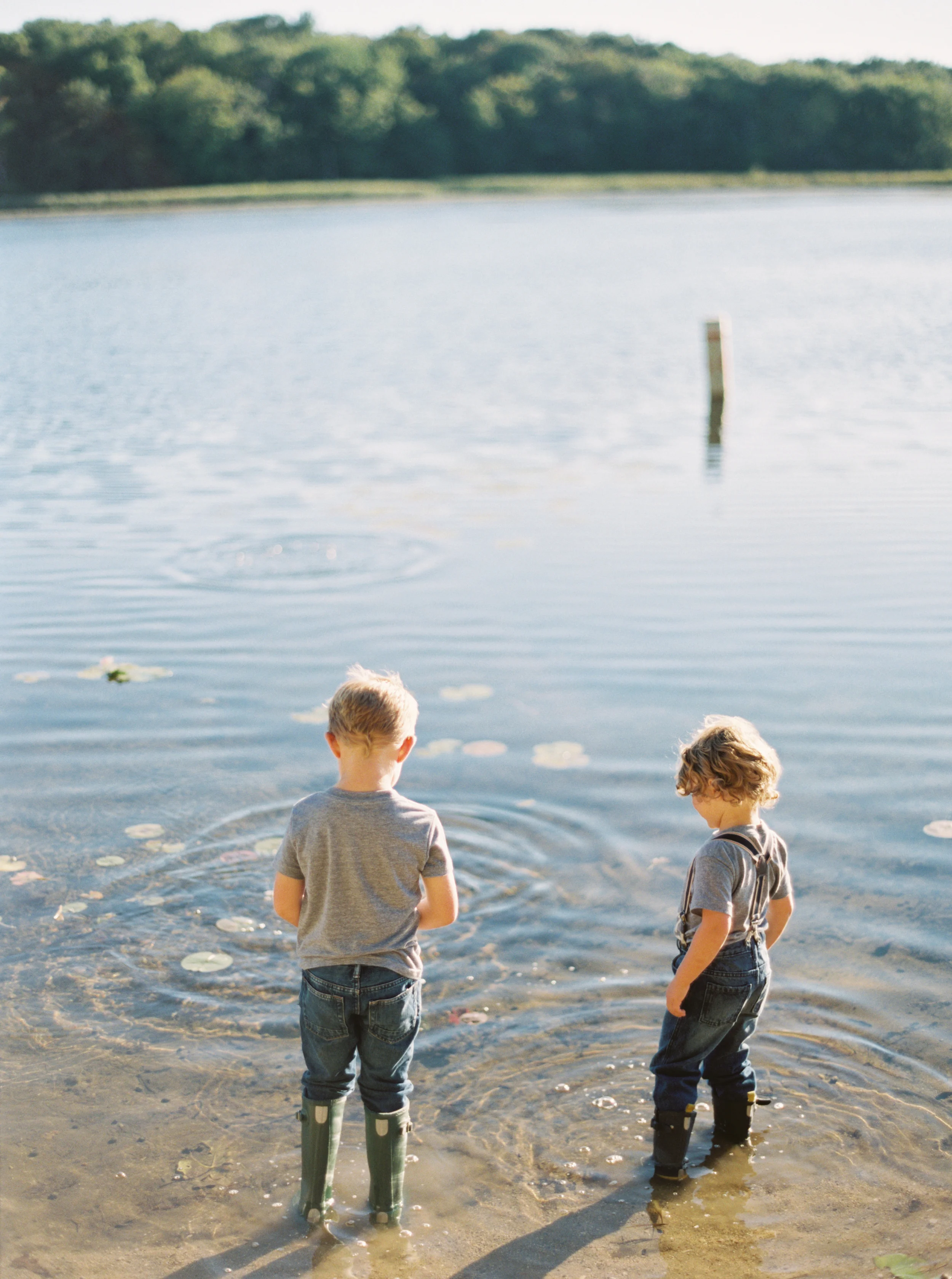 portland oregon family photographer lexia frank is a lifestyle film photographer photographing families on film at camp wandawega www.lexiafrank.com