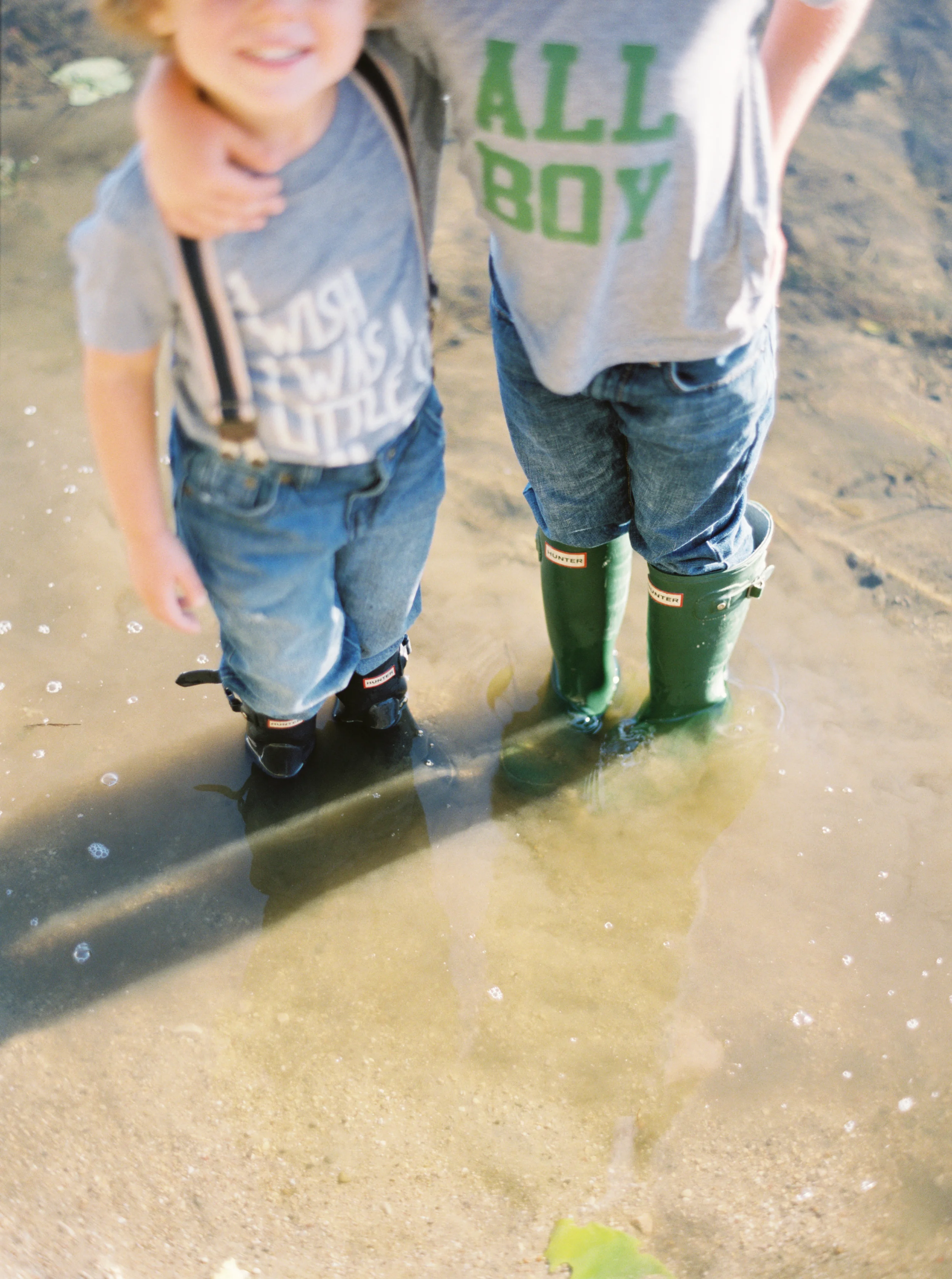 portland oregon family photographer lexia frank is a lifestyle film photographer photographing families on film at camp wandawega www.lexiafrank.com