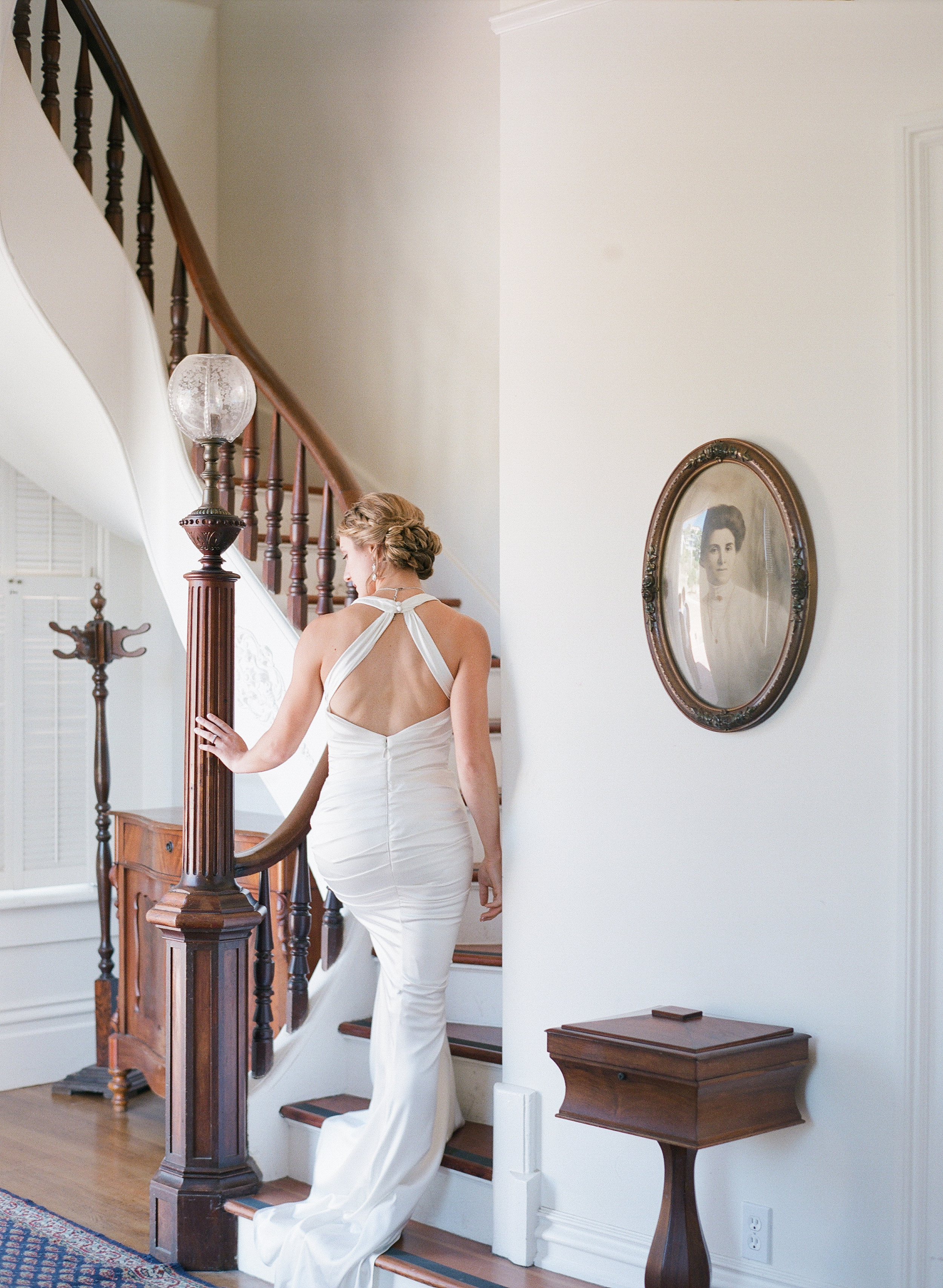 bride finishes getting ready and awaits the ceremony at the lyford house house in san francisco. Destination wedding photographer lexia frank - a fine art wedding photographer shoots film at this san francisco wedding at the lyford house. www.lexiafrank.com