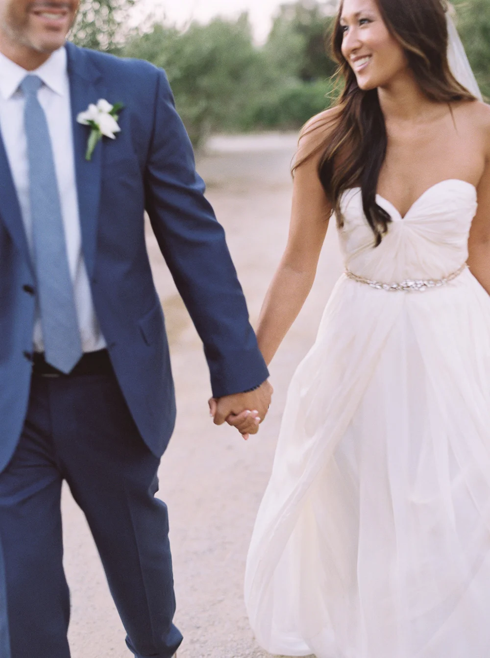 destination wedding photographer Lexia Frank - a fine art wedding photographer- photographs this wedding at Sunstone winery in california www.lexiafrank.com