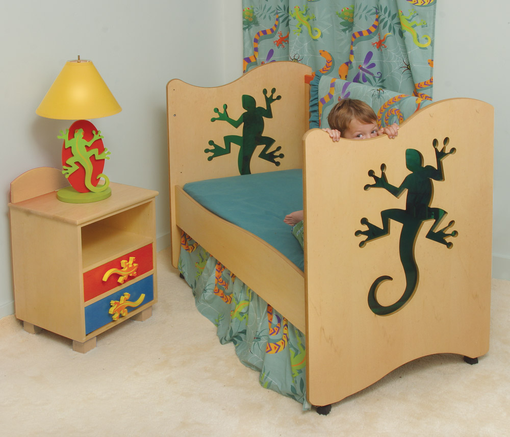 Little Lizards Crib/Toddler Bed, Nightstand, Lamp