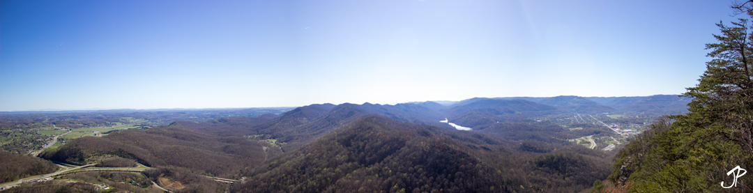 The view from the Pinnacle Overlook. To the left is Tennessee, to the right Kentucky, and the photo was actually standing in Virginia
