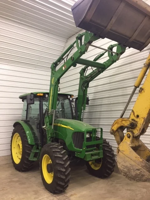 John Deere 5625 Red Barn And Associates