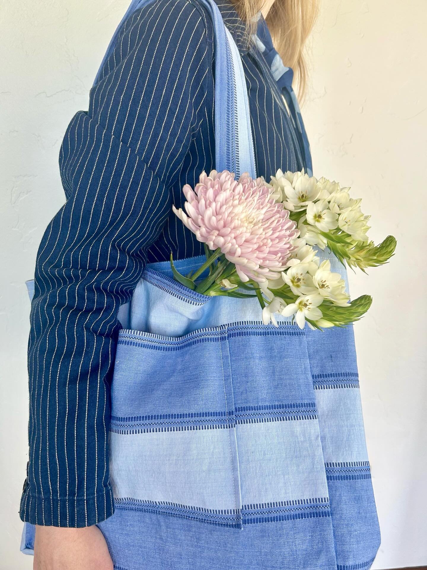 ⠀
Willie⠀
Part of our new collection. Crafted from soft striped cotton denim with lots of room inside and a spacious outside pocket- vibrant and functional.⠀
Your new favorite summer tote! 🩵