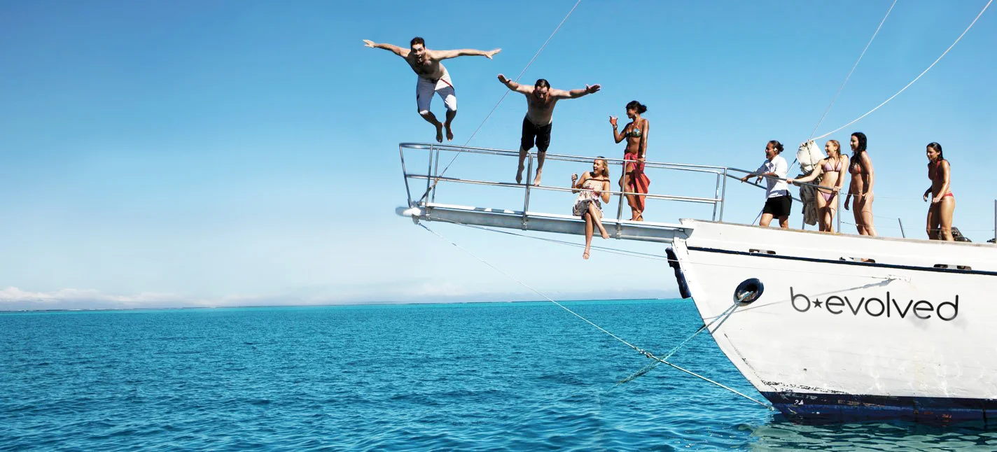 fiji_boat.jpg