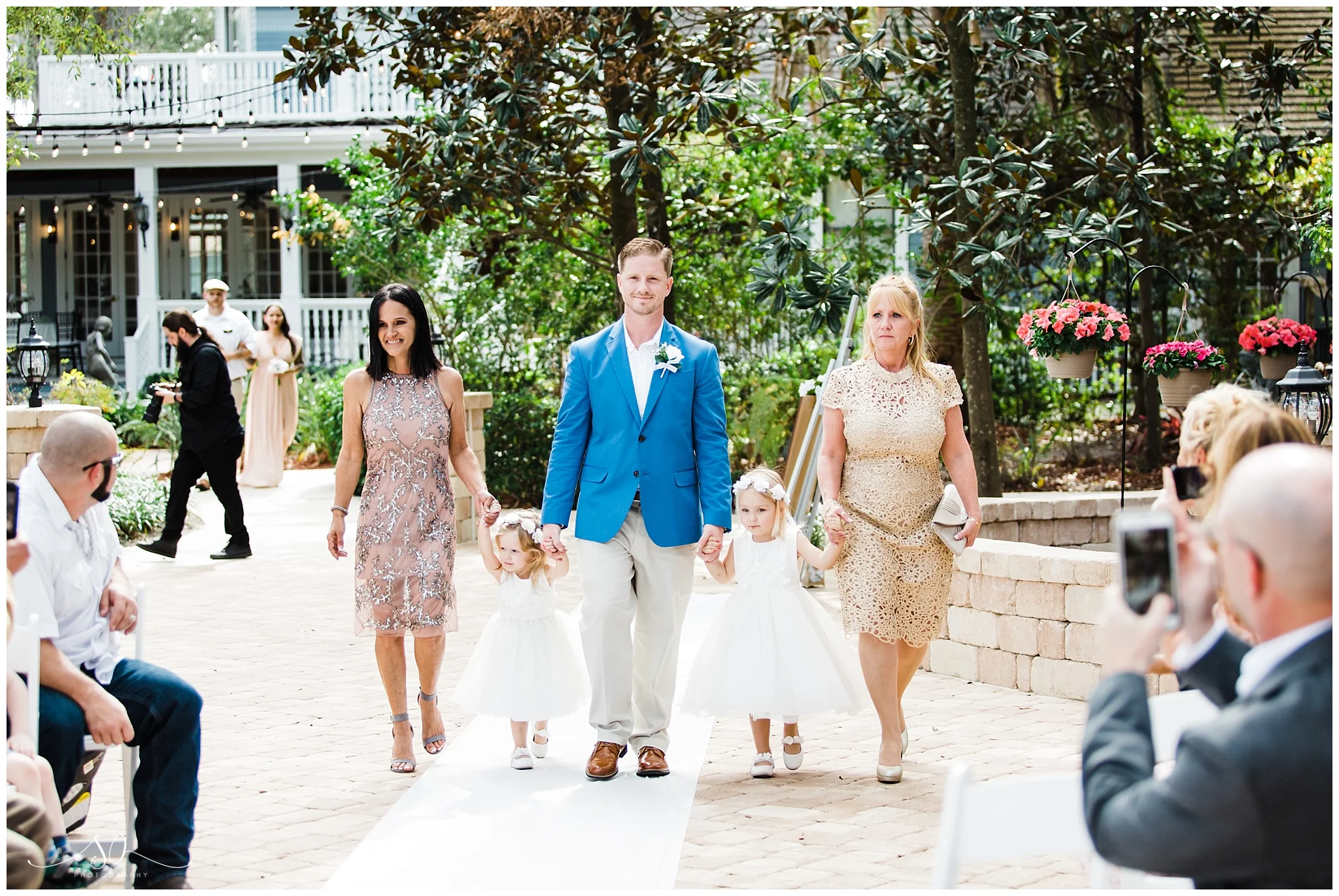 courtyard at lake lucerne wedding_0063.jpg