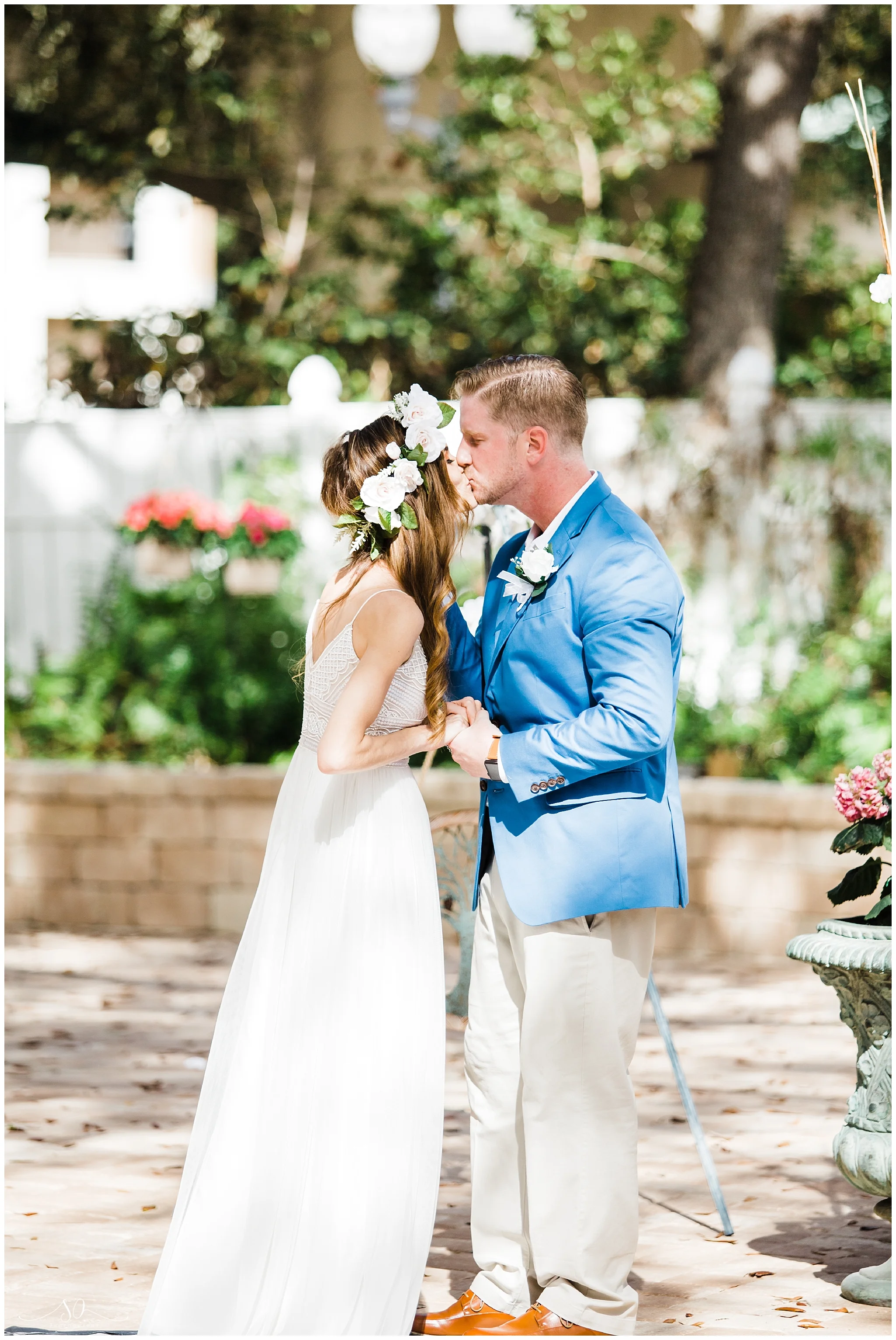 courtyard at lake lucerne wedding_0079.jpg