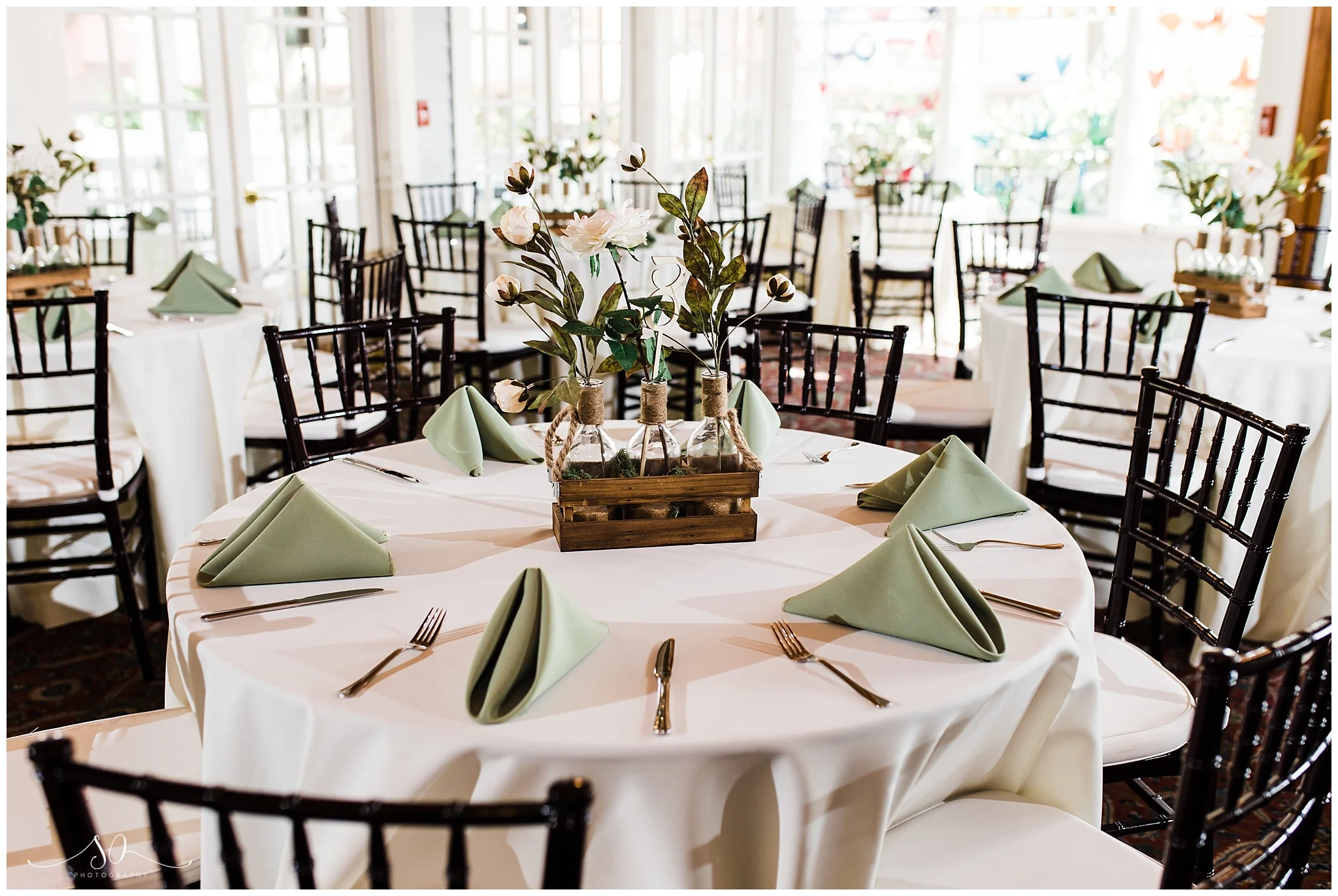 courtyard at lake lucerne wedding_0136.jpg