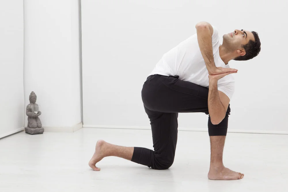 Amitai Cohen Twist Kneeling.jpg