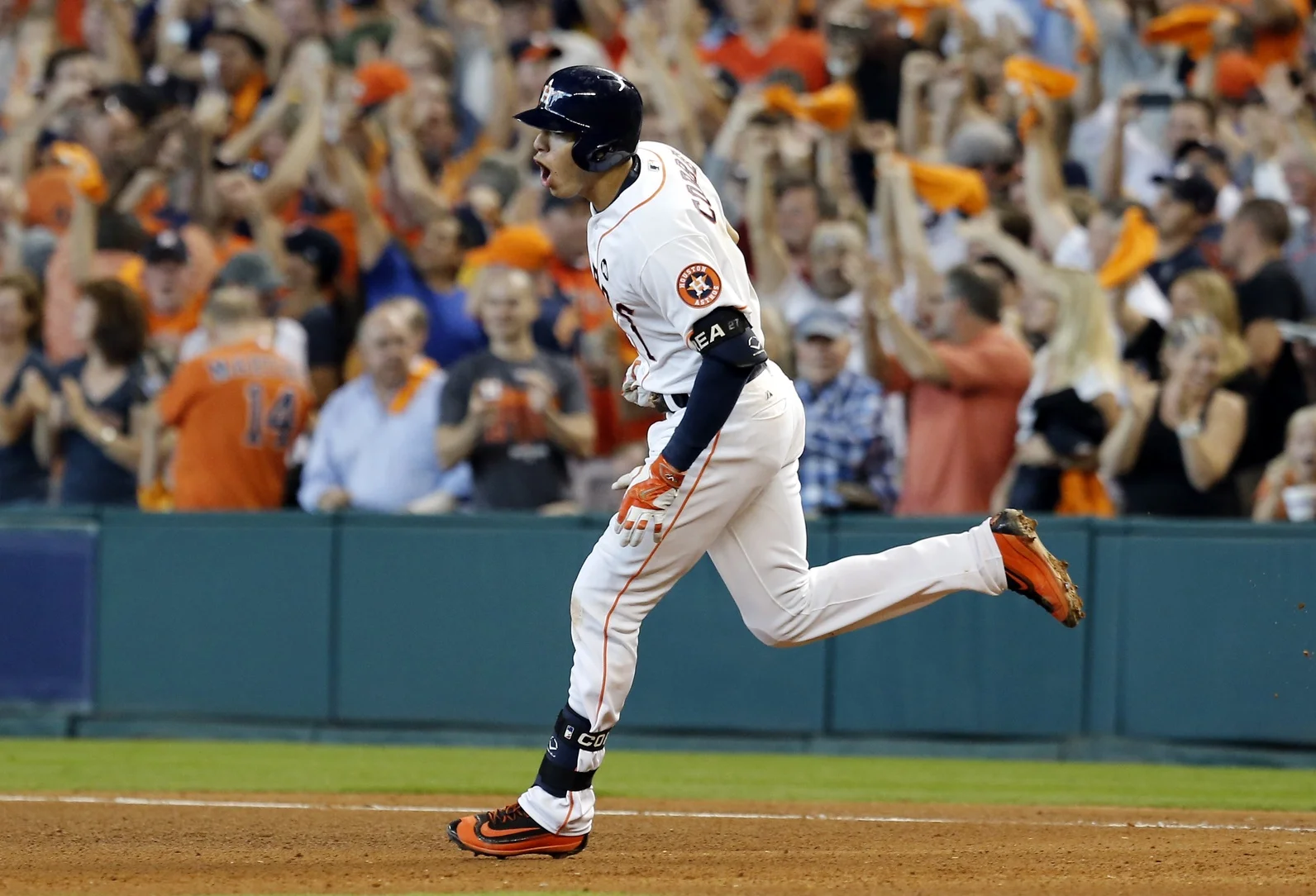 carlos correa13.jpg