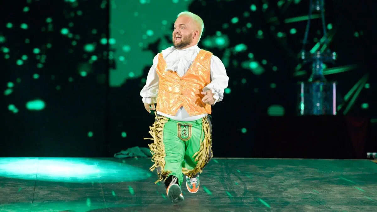 Hornswoggle Wwe Wrestler Crave The Auto