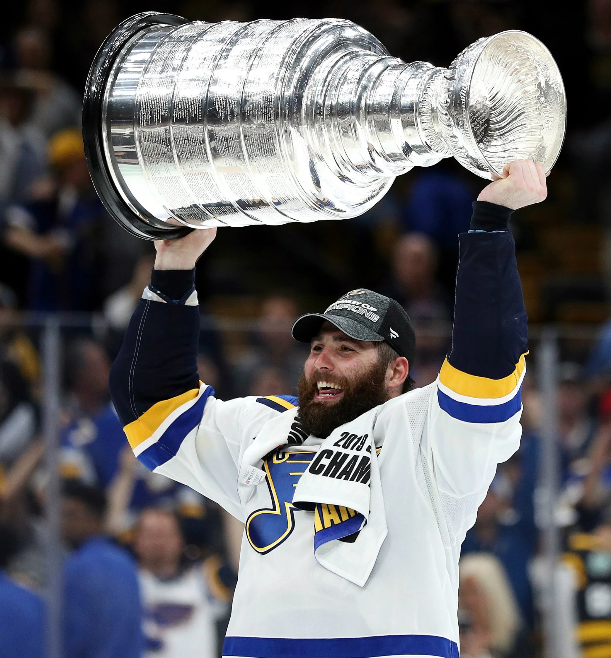 patrick maroon2b.jpg