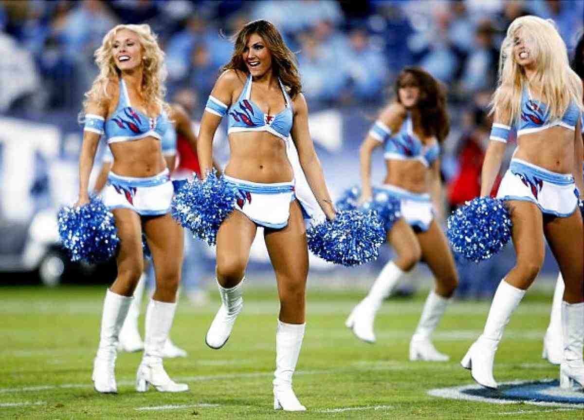 titans cheerleaders2.jpg