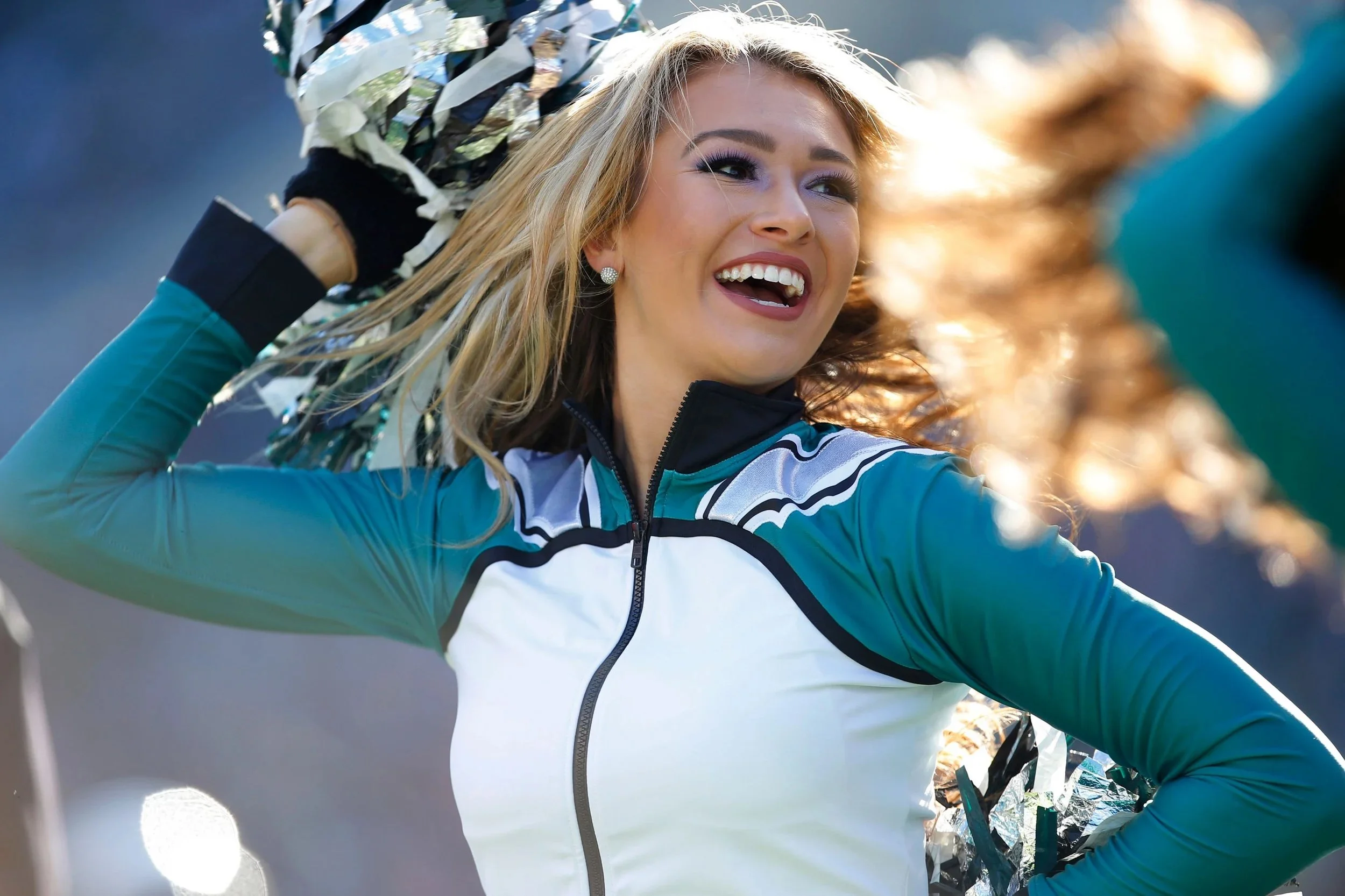 eagles cheer4.jpg