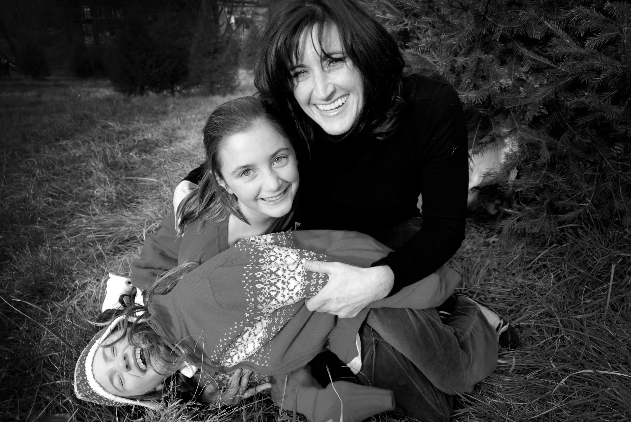 sacha and girls_1_bw.jpg