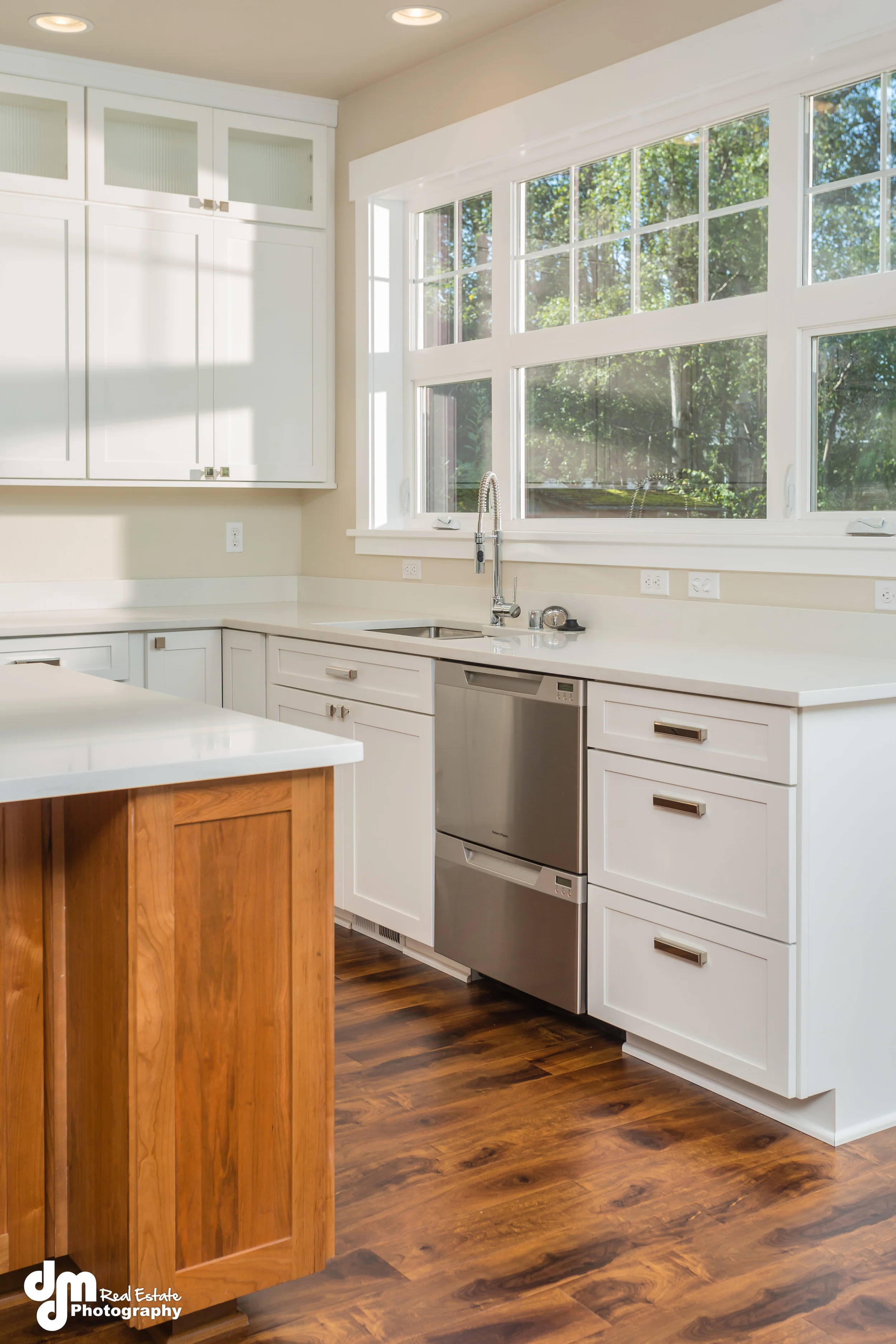 Two Tone Cabinets in Kitchen