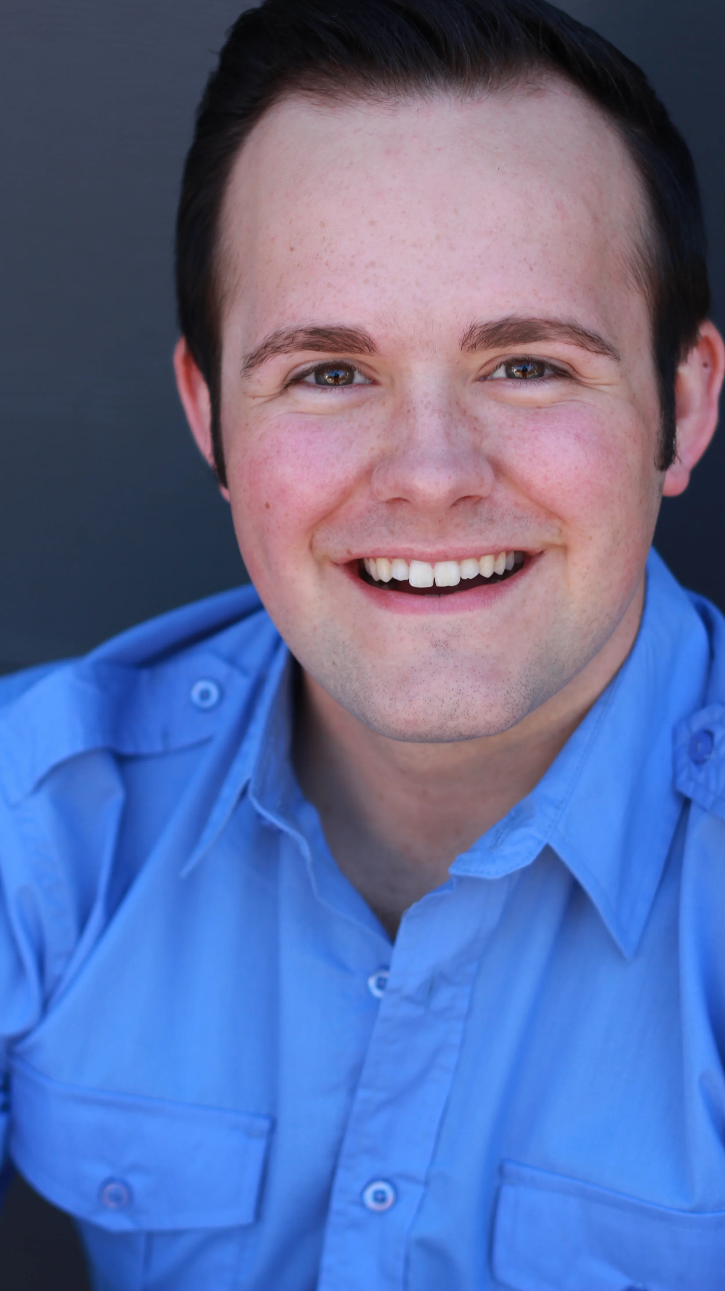 Oliver Mayes Headshot.JPG