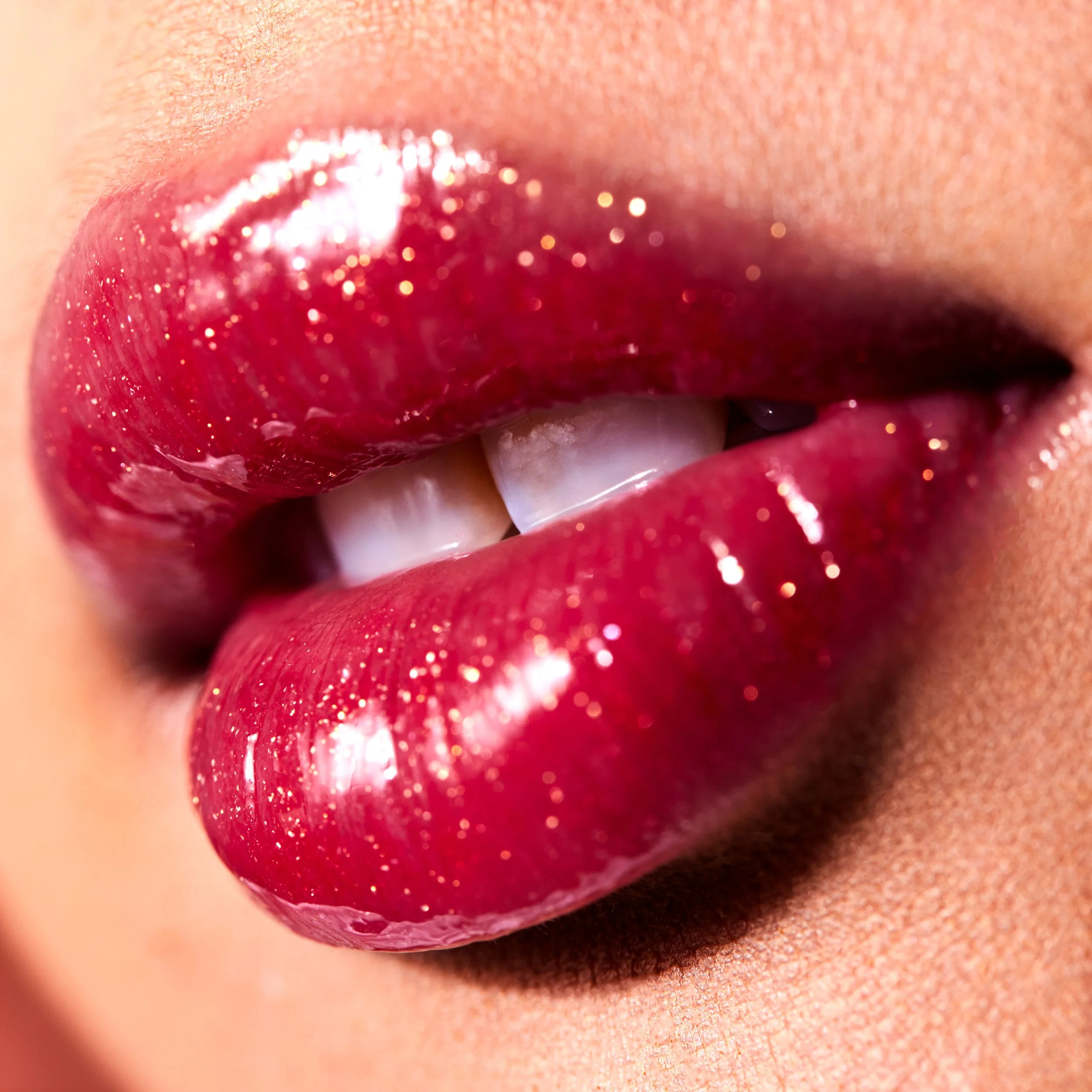 210310_077_LUCIA_OUTRAGEOUSVOLUMELIPS_10_5142_v1 copy.jpg