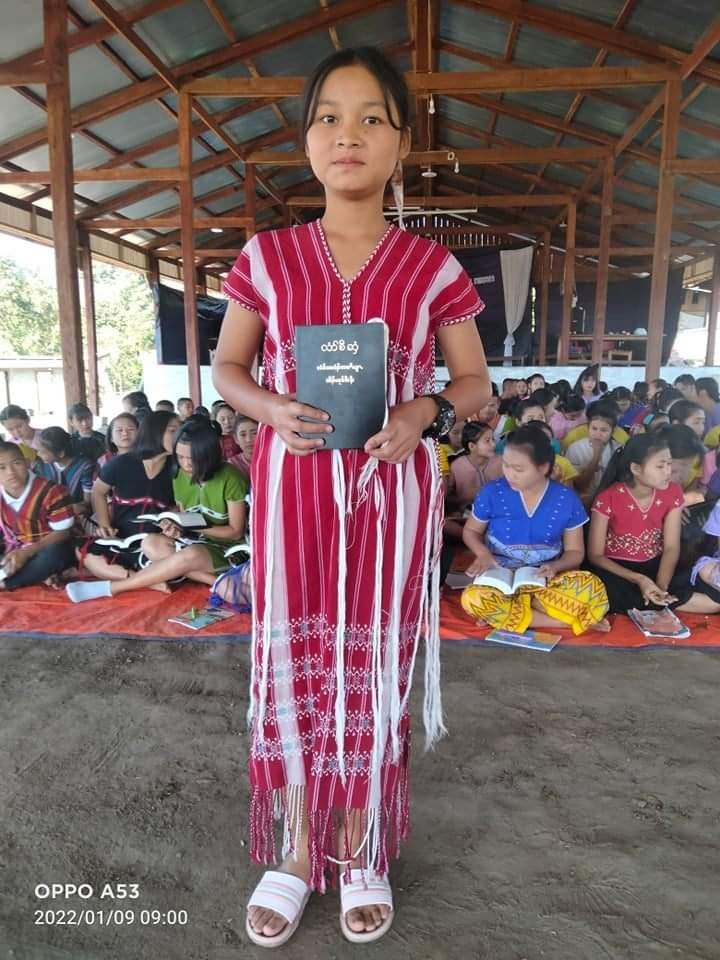 Mae Sot Thailand Church Distribution 596757958089782.jpeg