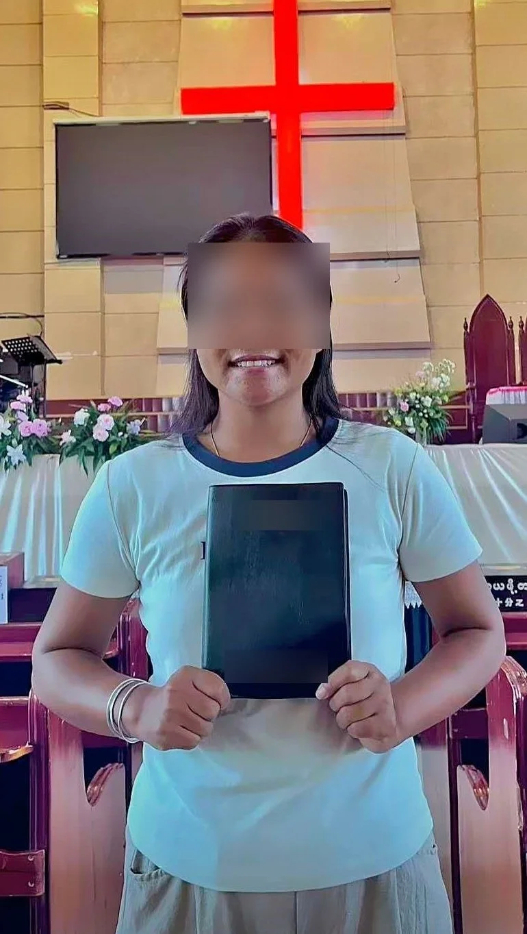 7 Daw Am Shiang_blurred3.jpg