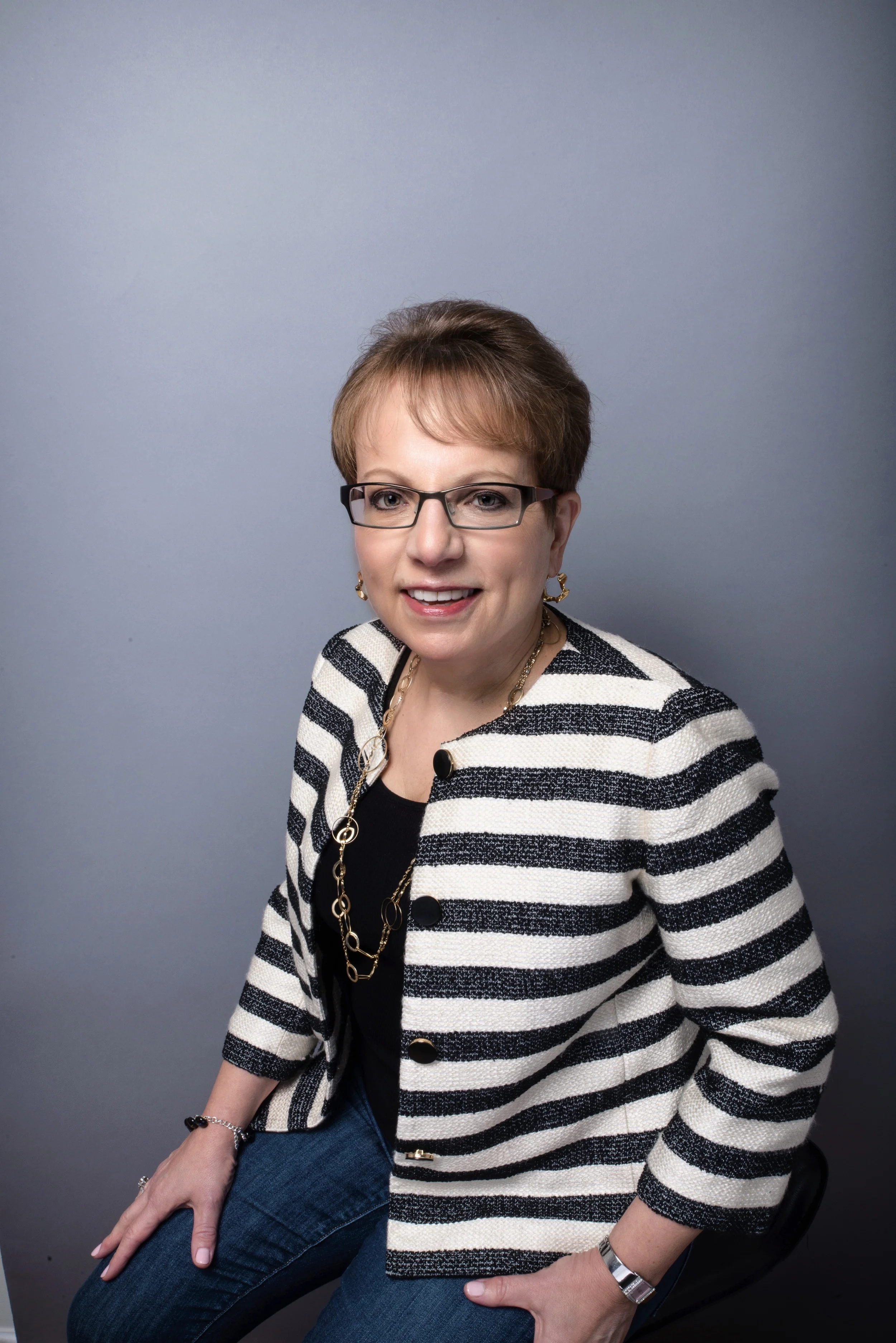 headshot Elizabeth Nover-15_pp.jpg