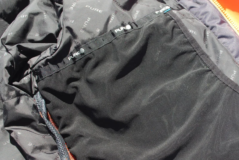 mens-snow-goggle-pocket.jpg