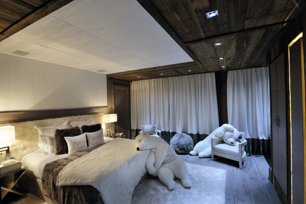 Pure Snow Top 10 Most Amazing Places To Stay In The Snow - Chalet Brickell 1.jpg