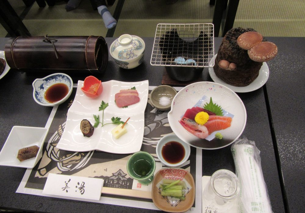 dinner at Biyu Ryokan.jpg