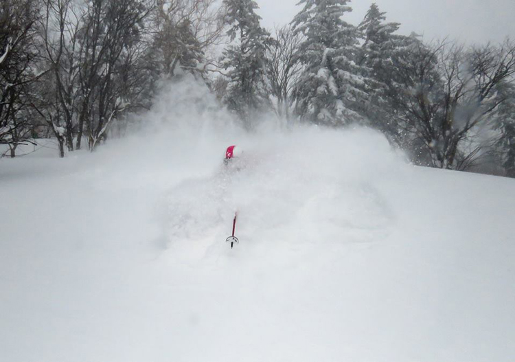 In powder this deep it was great to have on the Eiger pants with the bib to ensure the powder stayed outside my clothing.