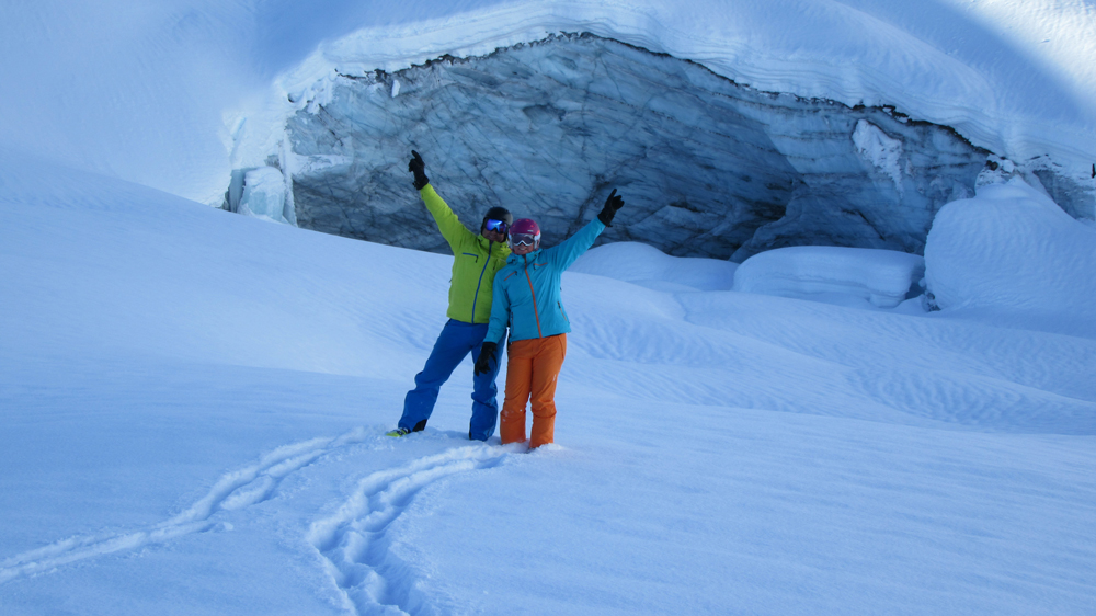 pure-brandz-powderhounds-skiing-northern-escape-heli-skiing-20.jpg