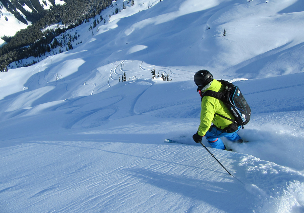 pure-brandz-powderhounds-skiing-northern-escape-heli-skiing-16.jpg