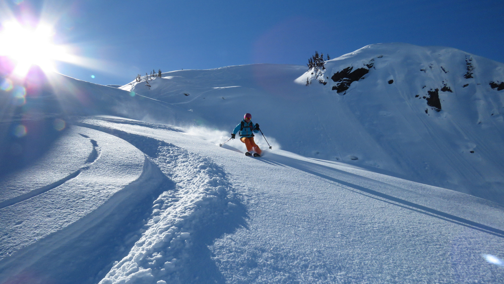 pure-brandz-powderhounds-skiing-northern-escape-heli-skiing-35.jpg