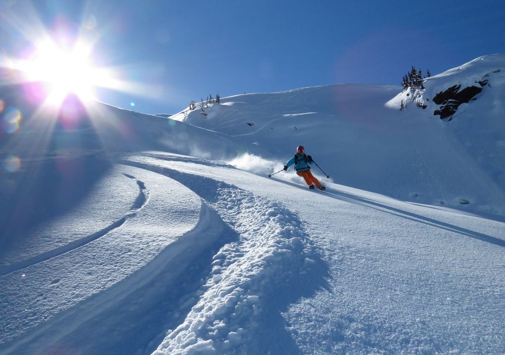 pure-brandz-powderhounds-skiing-northern-escape-heli-skiing-36.jpg