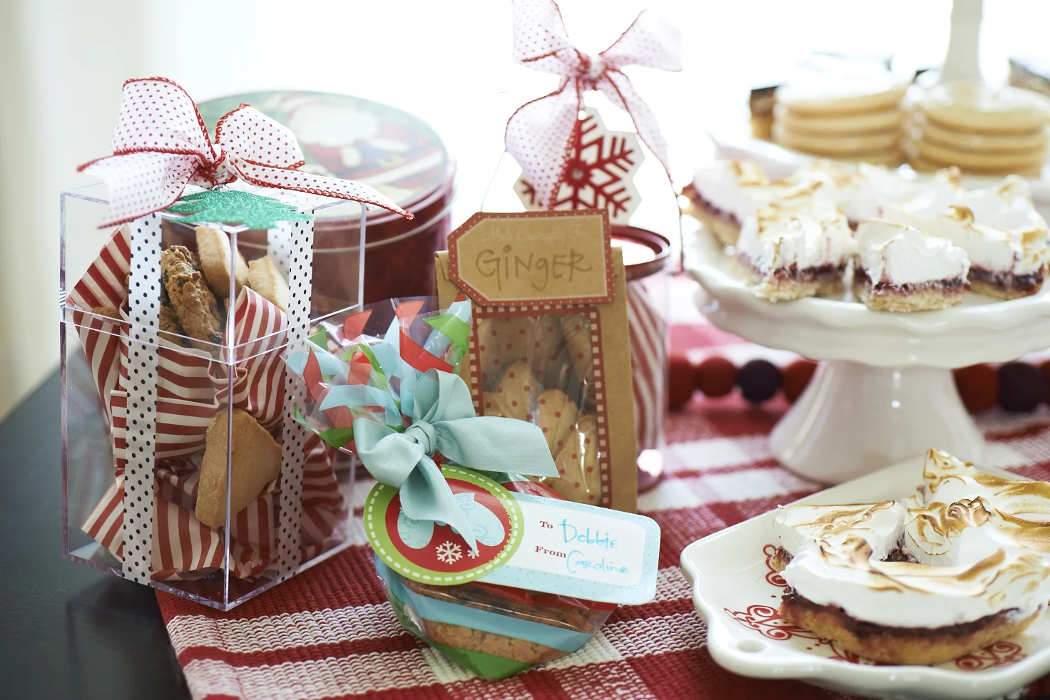 Have plenty of supplies available for guests to take their cookies home after the party.