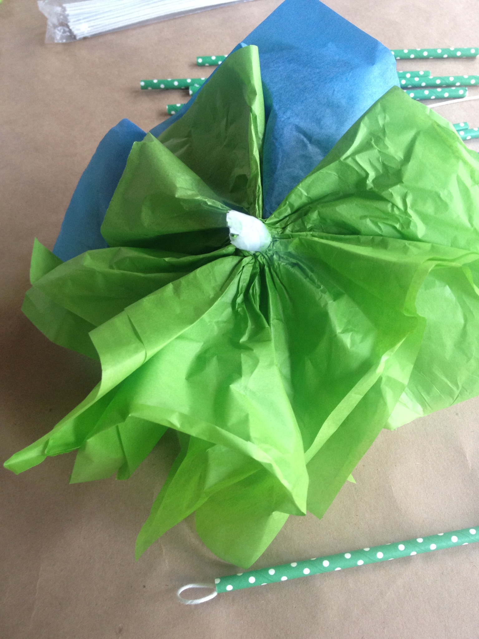 easy to make tissue or paper napkin garlands 