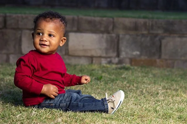 See the world through a child&rsquo;s eyes .
.
Photo by @inphiniteimages .
#dallasphotographer