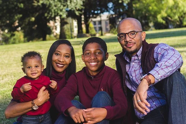 I always have a great time with the Harris family 📸
.
.
.
#familyphotos #dallasphotographer #friscophotographer 
#thanksgiving