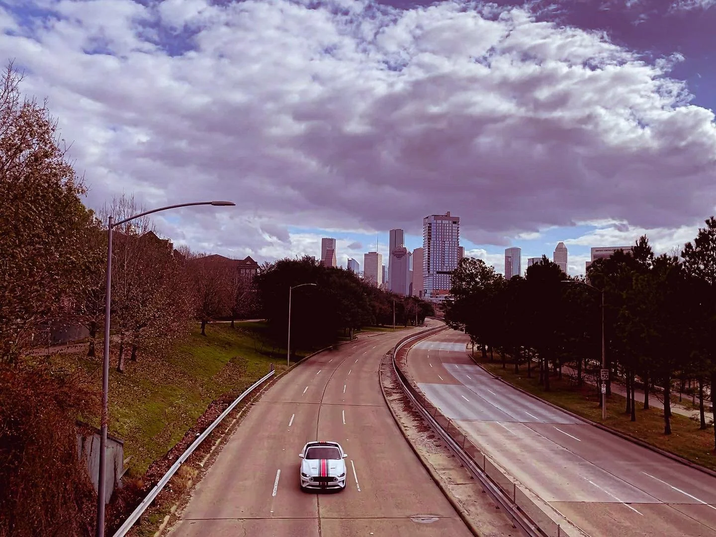 I&rsquo;ve been down in Houston for almost a year. I&rsquo;m liking it out here. 

📸 @inphiniteimages 
.
.
.
#houston #htx #houstonphotographer #mustang #skyline