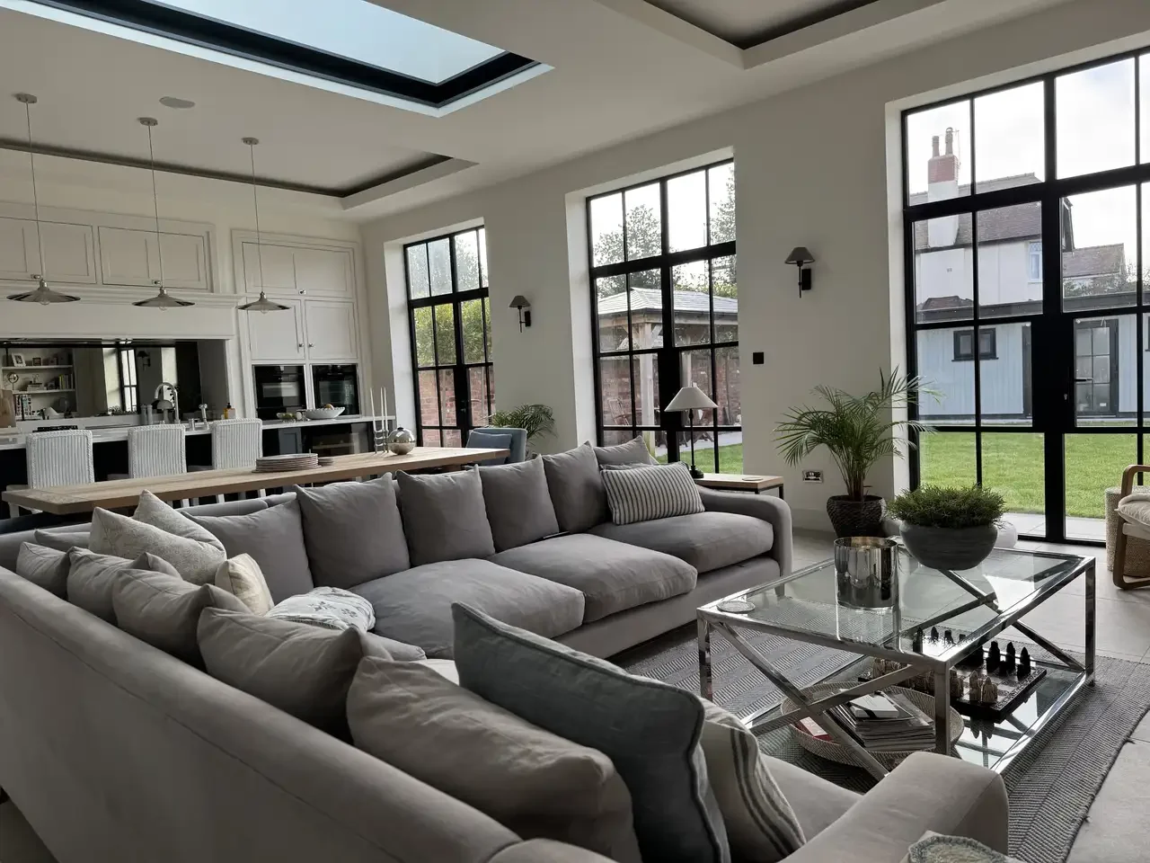 styled-home-studios-contemporary-comfort-pr8-6.webp