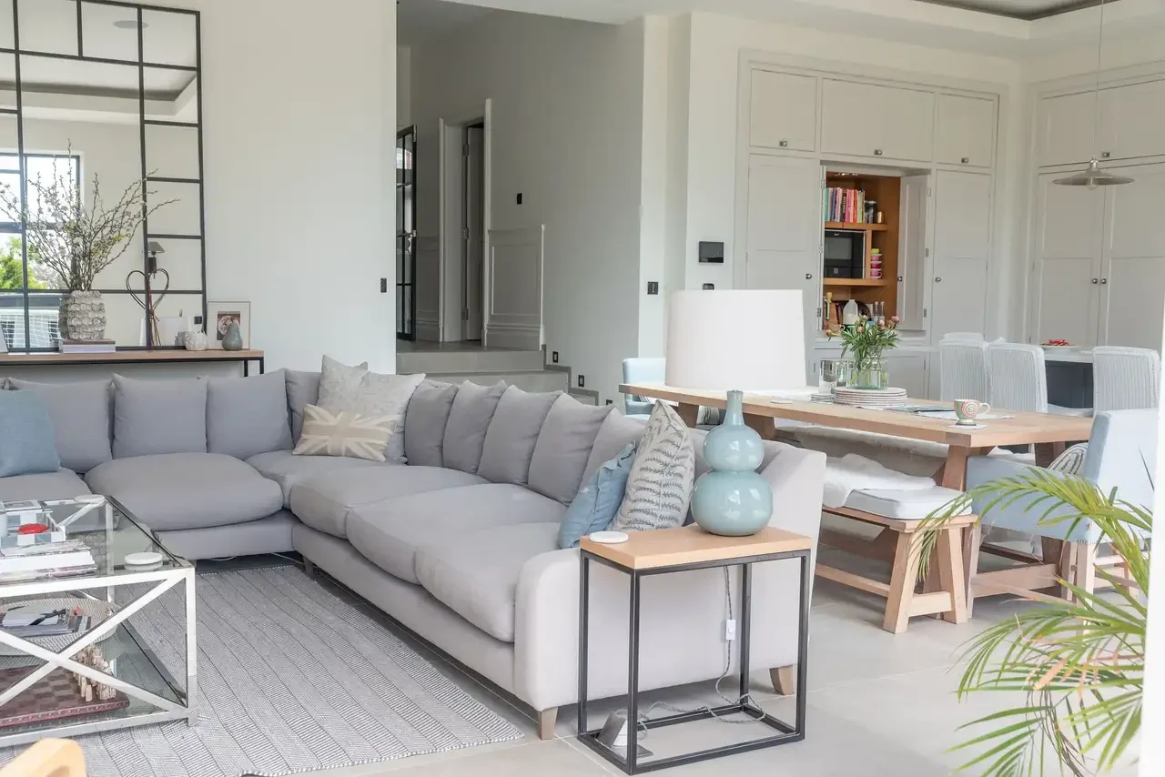 styled-home-studios-contemporary-comfort-pr8-5.webp
